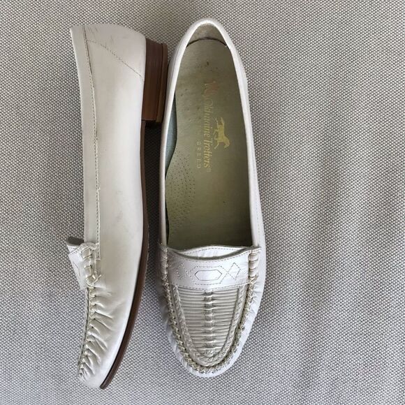 Oldmaine Trotters White Women's Loafers - Picture 5 of 7